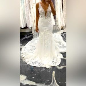 Wedding dress/ bridal dress